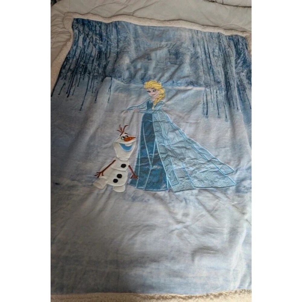 Cosusket Disney Frozen Elsa & Olaf Embroidered Sherpa Throw Blanket 50x60